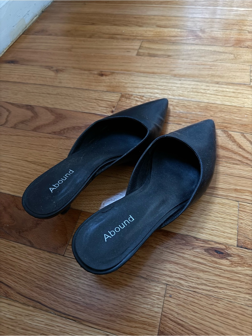 Abound Black Pointed Toe Kitten Heeled Mules